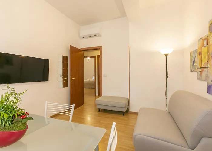 A 50 M Dalla Metropolitana Cornelia Appartement *