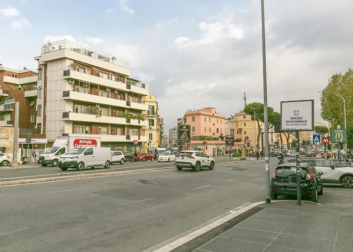 A 50 M Dalla Metropolitana Cornelia * Rome