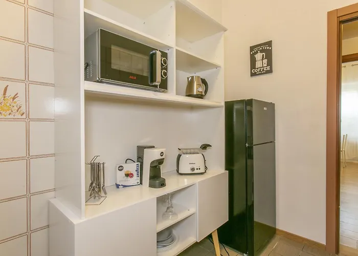 A 50 M Dalla Metropolitana Cornelia Appartement